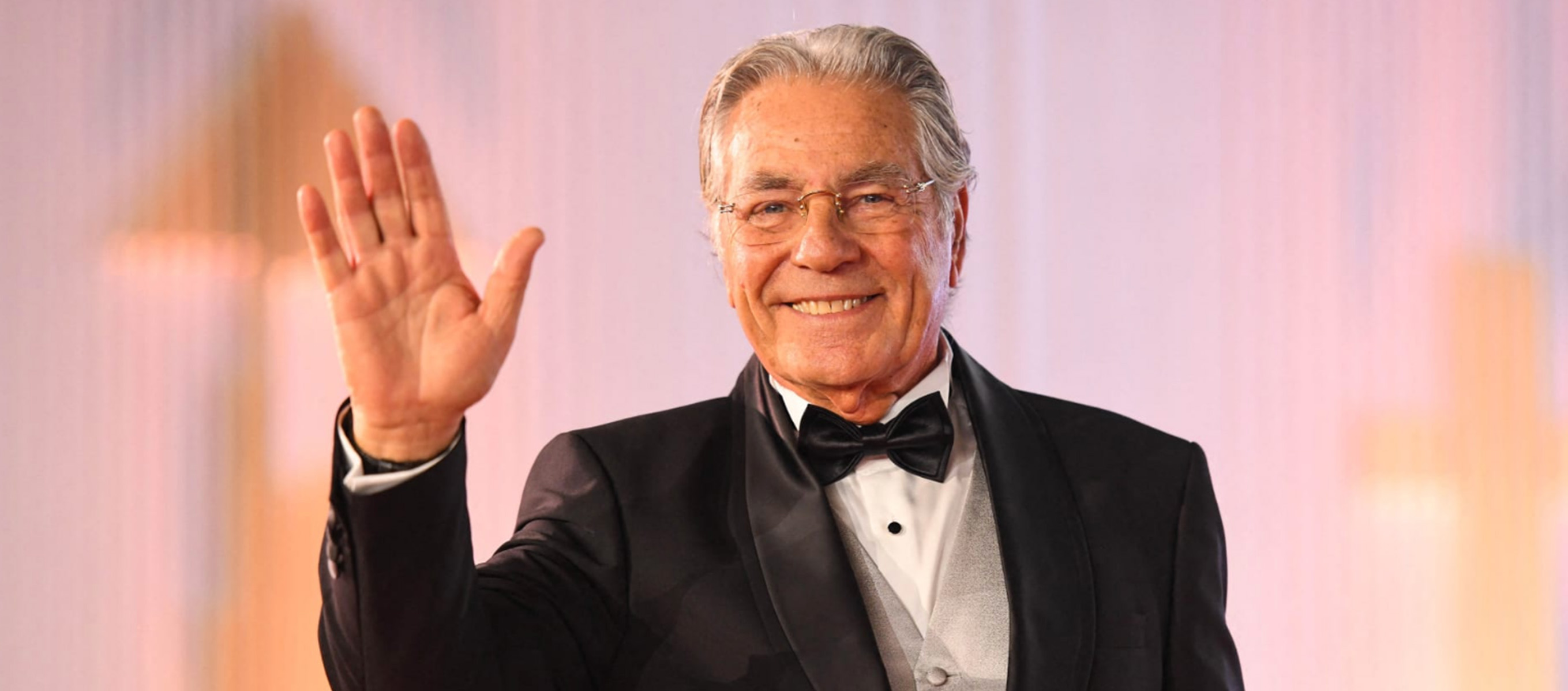 نجوم الفن في مصر ينعون مصطفى فهمي