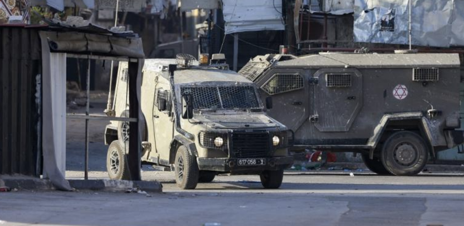 الاحتلال يقتحم بلدة طمون ويحاصر منزلين