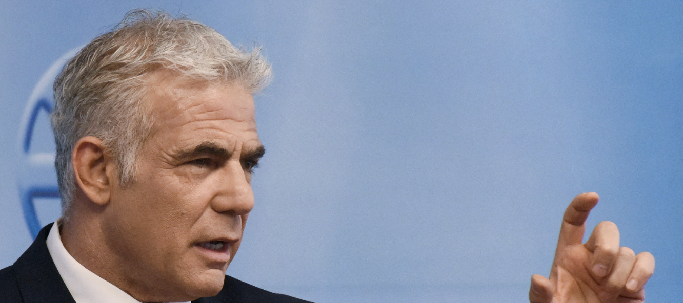 زعيم المعارضة الإسرائيلية: على الحكومة اختيار الحياة بدل الألم والمضي نحو المرحلة الثانية من صفقة التبادل