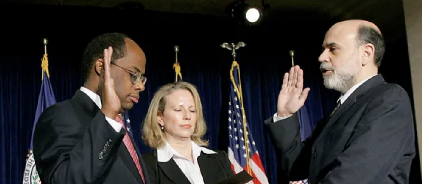 فيرجسون: أخطاء ترامب الاقتصادية ستكلف العالم ثمناً باهظاً