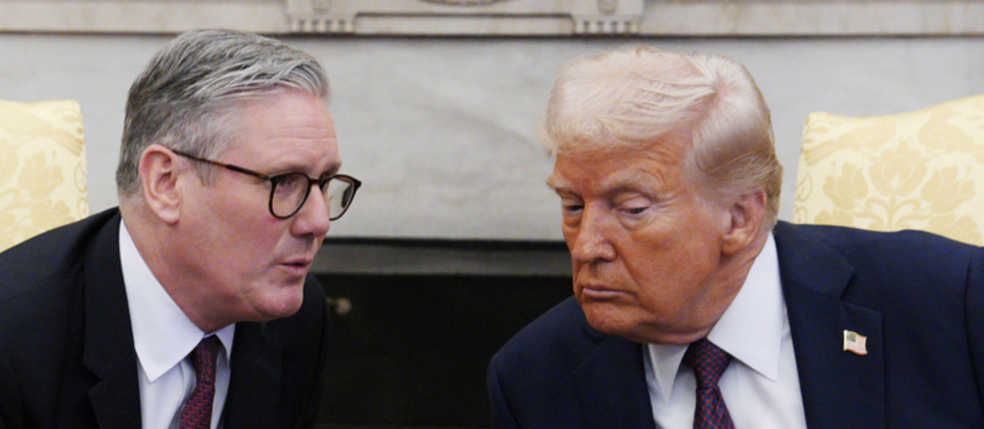 صحفية داخل لقاء ترامب وستارمر.. لاحظت "أمورا غريبة"