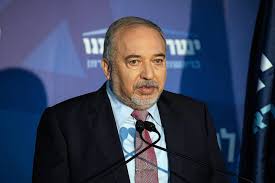 ليبرمان يدعو مصر لاستيعاب اهالي غزة في سيناء