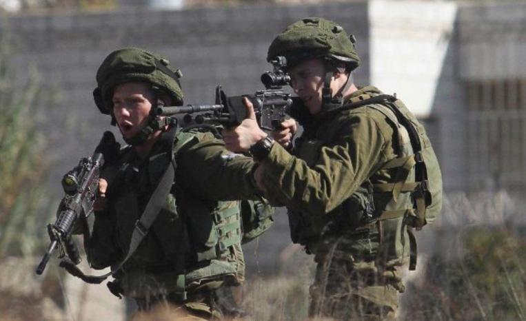 الاحتلال يصيب طفلا ويعتقل شابا خلال اقتحام بلدة بديا