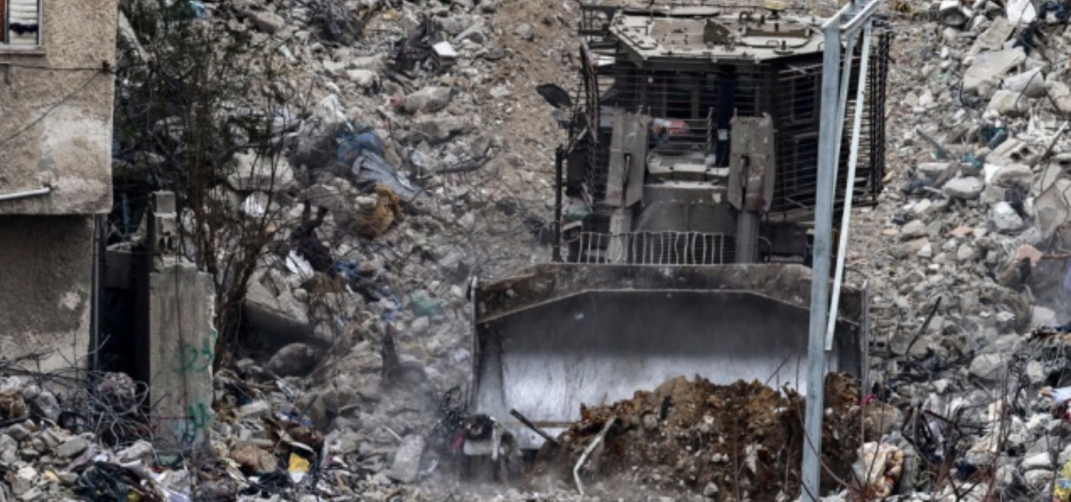 الاحتلال يواصل عدوانه على مدينة طولكرم ومخيميها لليوم الـ41 على التوالي