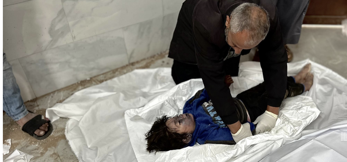استشهاد 5 أطفال بقصف الاحتلال شقة سكنية بمدينة غزة