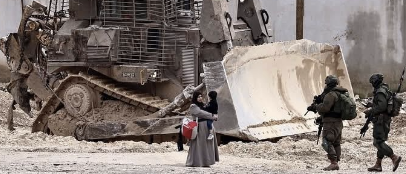 الاحتلال يواصل عدوانه على طولكرم ومخيميها وسط استمرار إجبار العائلات على النزوح من منازلها