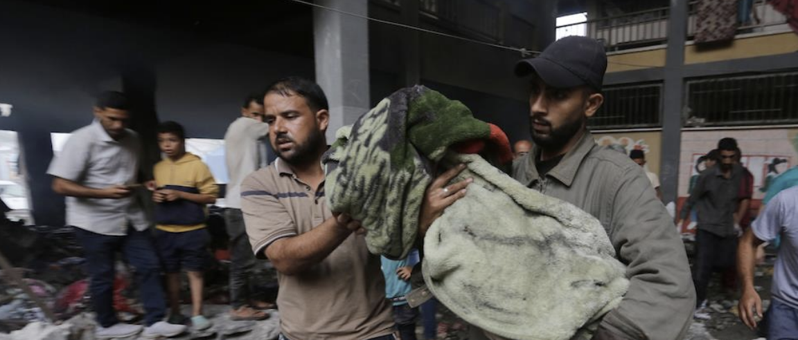 ٦ شهداء في قصف الاحتلال مدرسة تؤوي نازحين بمخيم جباليا شمال قطاع غزة