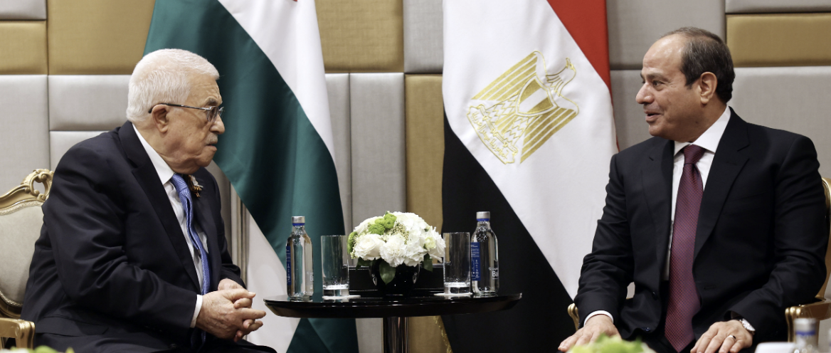 الرئيس يجتمع مع الرئيس المصري
