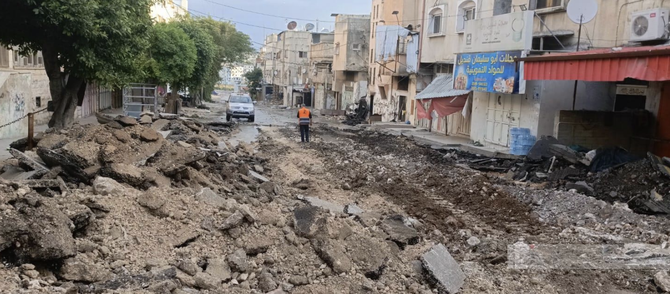 الاحتلال يواصل هدم المنازل في مخيم نور شمس ويمنع المواطنين من أخذ مقتنياتهم في مخيم طولكرم