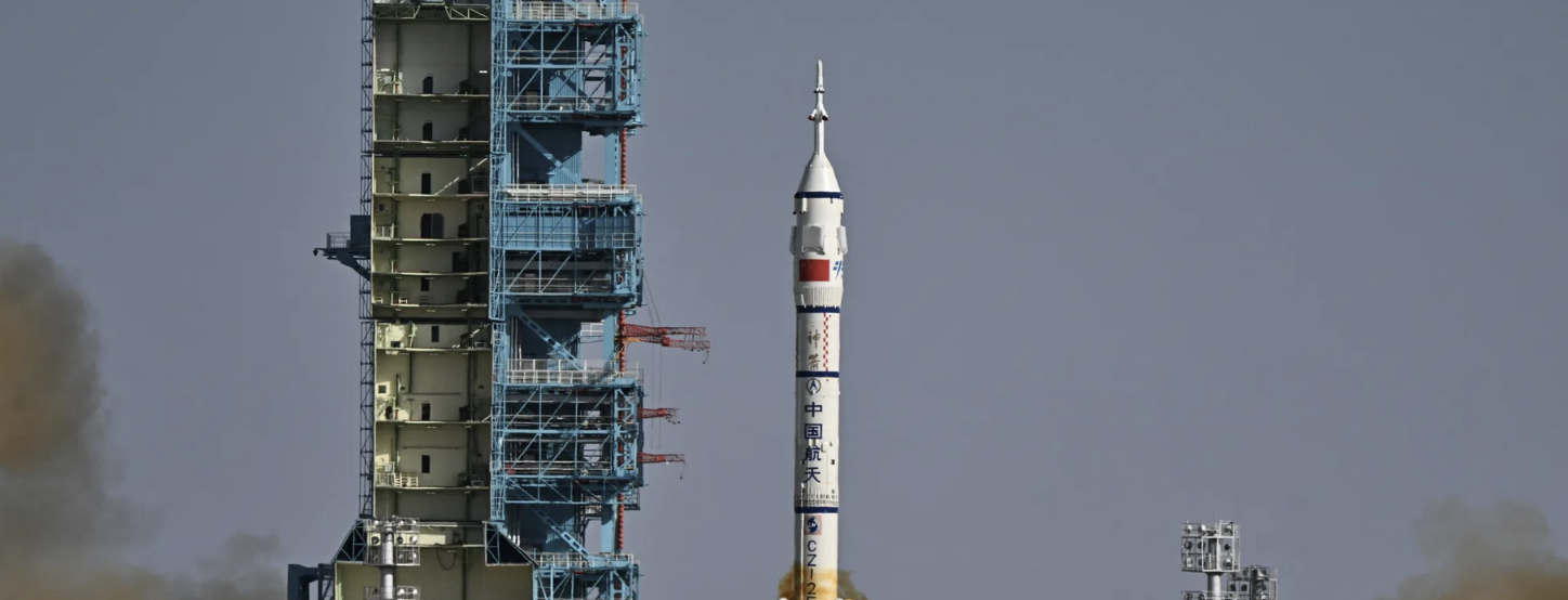 الصين تطلق مهمة فضائية لجمع عينات من كويكب قريب من الأرض