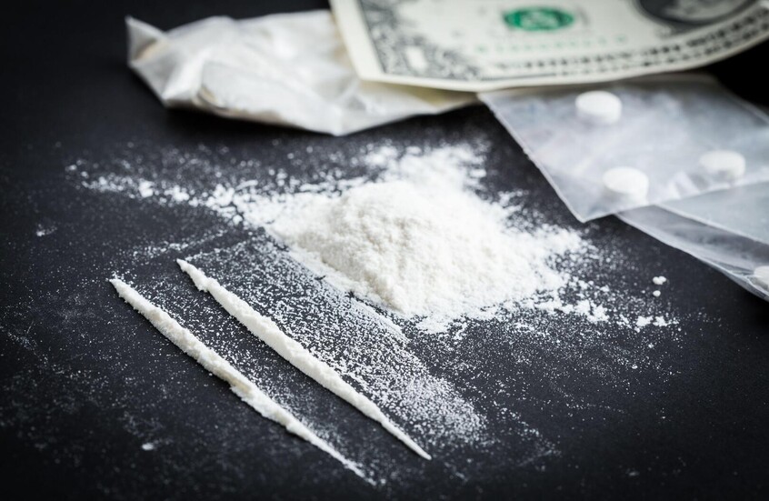 تونس.. السجن 21 عاما لأجنبية بتهمة تهريب "الكوكايين"