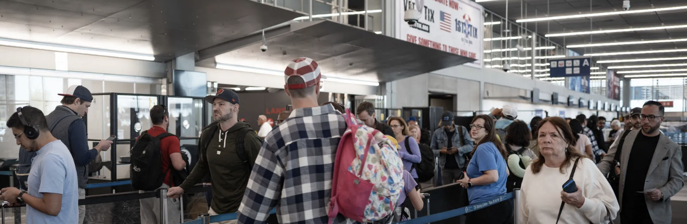 بينها 4 بلدان عربية.. ترامب يحظر دخول مواطني 12 بلدا لأميركا