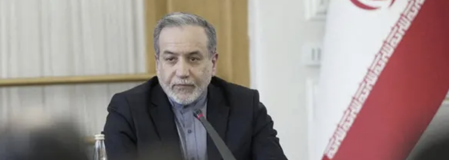 تغريدة لمستشار عراقجي تفجر مفاجأة.. "حاولوا اغتياله"