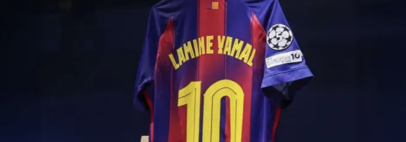 جنون جماهير برشلونة بالقميص رقم "10" الخاص بلامين جمال