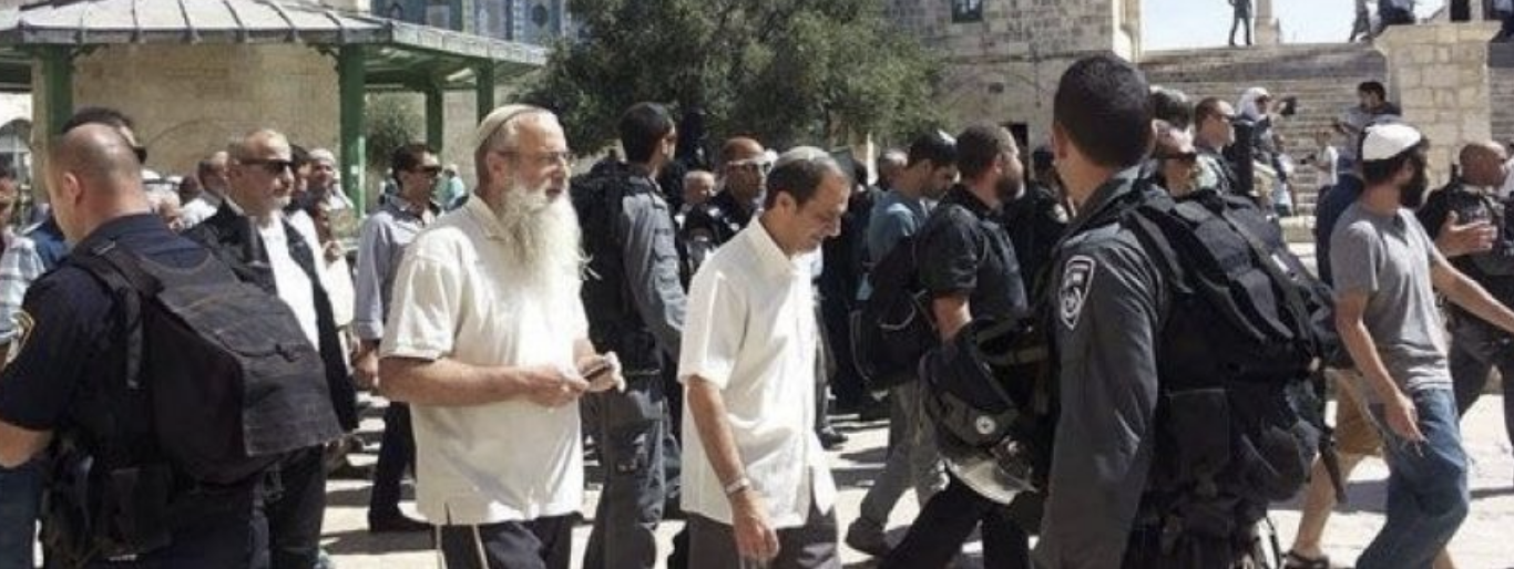 مستعمرون يقتحمون المسجد الأقصى المبارك