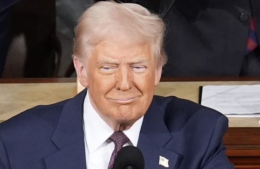 راكب كاد يفجر طائرة بسبب ترامب