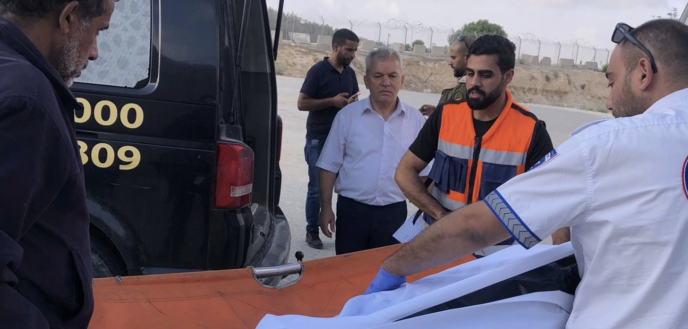 الاحتلال يسلم جثمان الشهيد عودة الهذالين في يطا جنوب الخليل