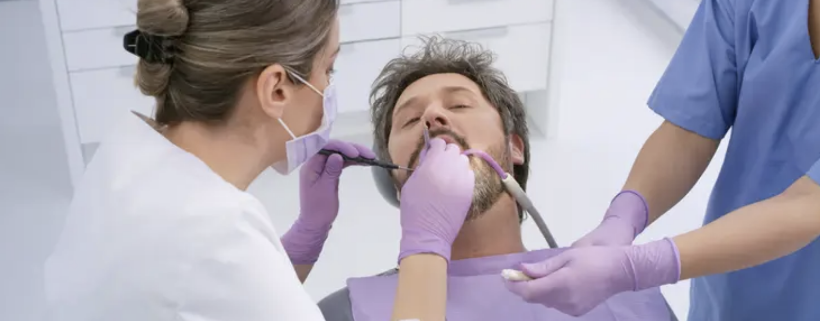 اكتشاف مركب طبيعي يحارب تسوس الأسنان.. ومفاجأة عن الشاي