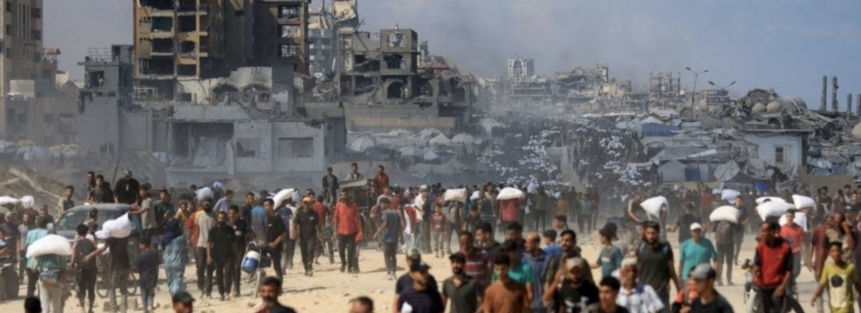 شهداء ومصابون بينهم منتظري مساعدات برصاص وقصف الاحتلال أنحاء متفرقة في قطاع غزة