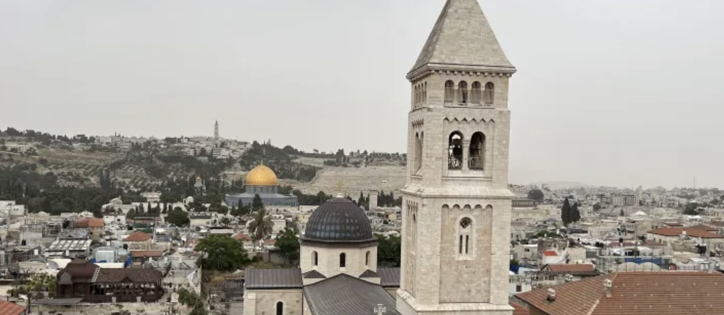 الاحتلال يجمد الحسابات البنكية للبطريركية الأرثوذكسية بالقدس