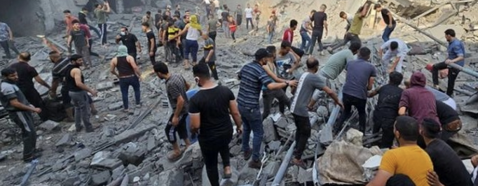 10 شهداء بينهم ثلاثة من منتظري المساعدات في قصف ونيران الاحتلال في مدينتي غزة وخان يونس