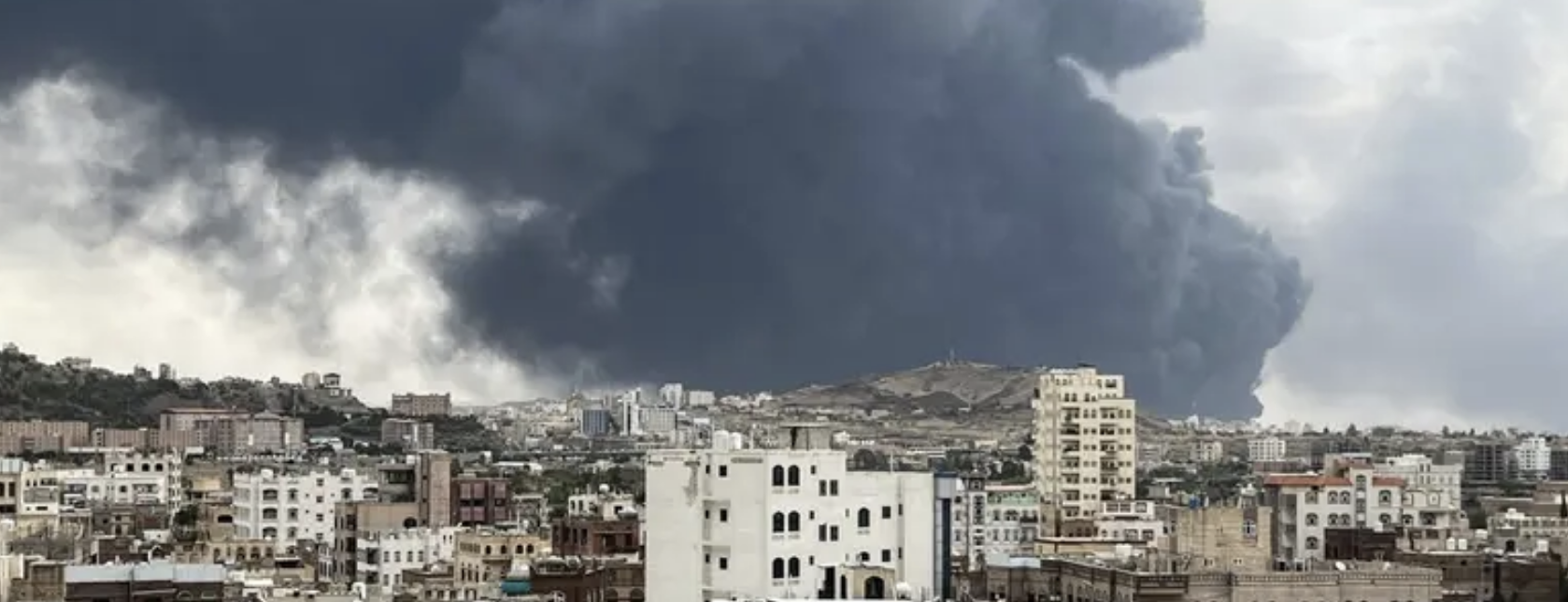الجيش الإسرائيلي: زوارق بحرية استهدفت بنى تحتية حوثية للطاقة باليمن