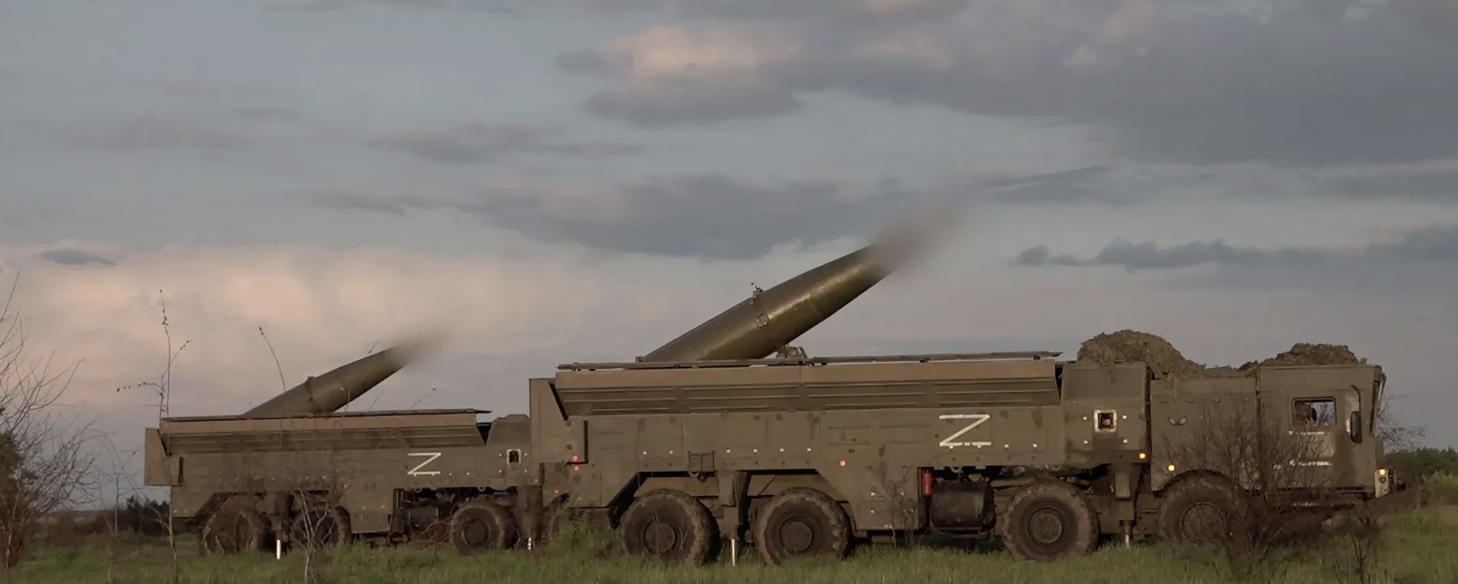 القوات الروسية تتقدم نحو كوبيانسك وتسيطر على بلدة في دونيتسك