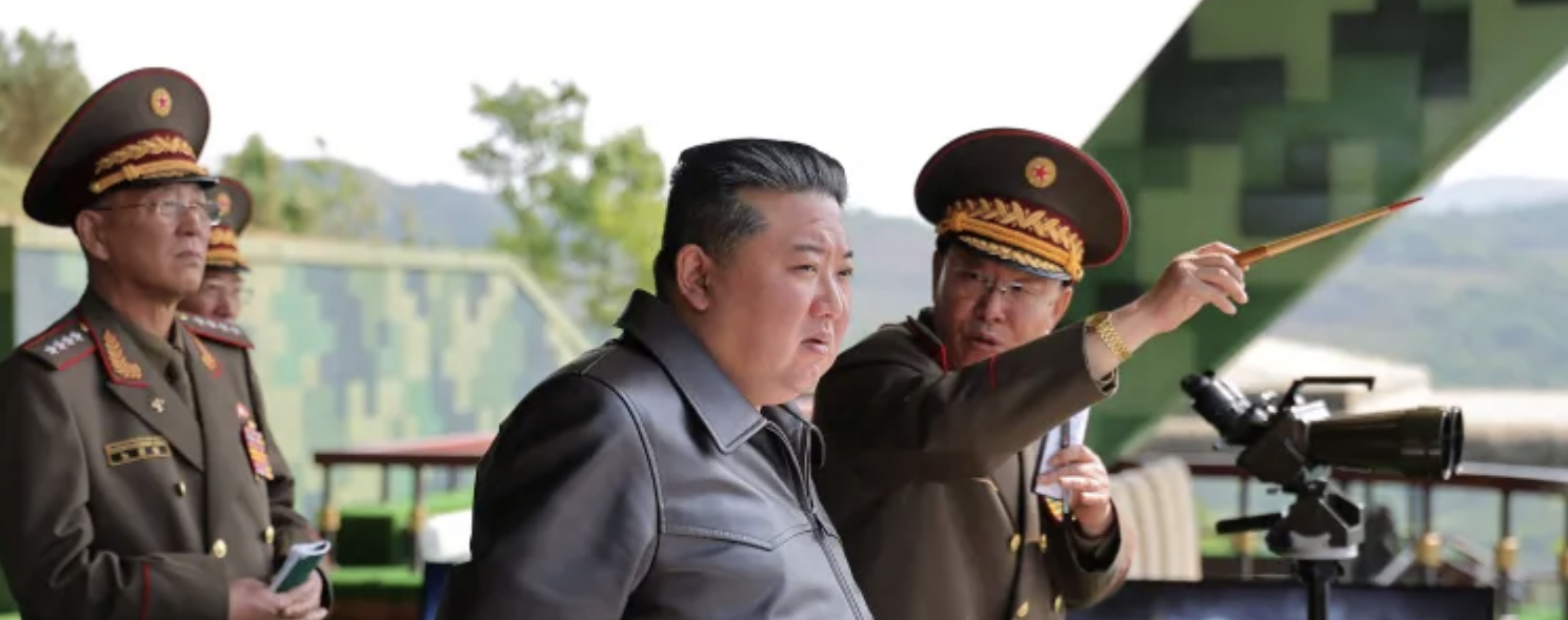 كوريا الشمالية تختبر نوعين جديدين من صواريخ الدفاع الجوي