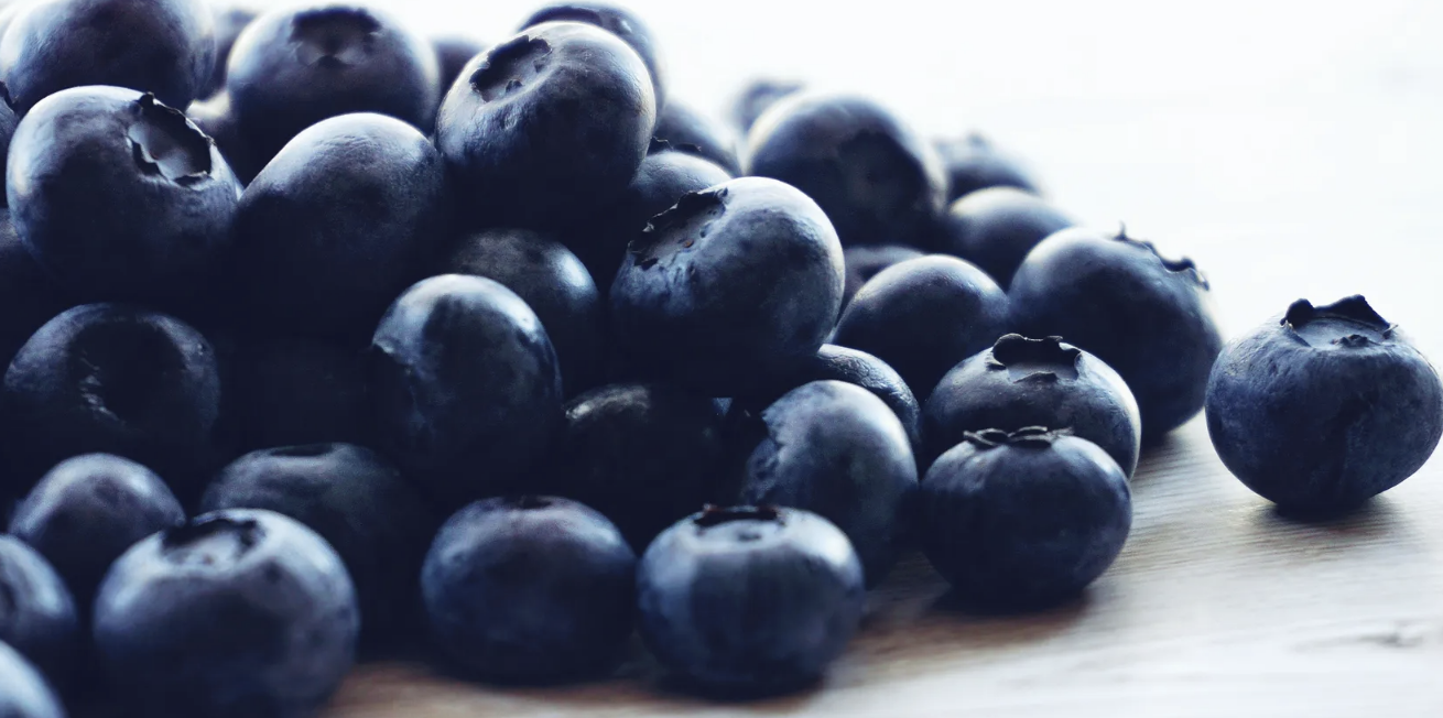 هذه الأطعمة تحمي دماغك من الشيخوخة وتزيد حدة الذكاء