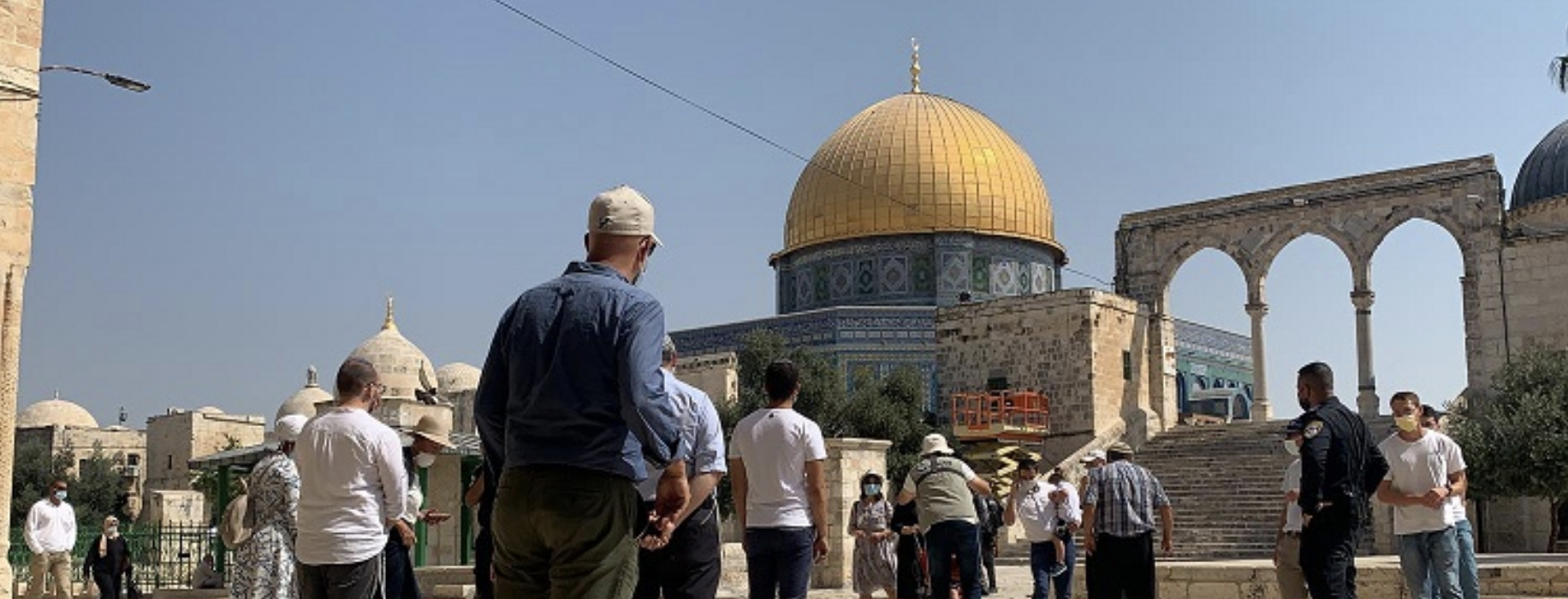 مئات المستوطنين يقتحمون الأقصى وجرافات الاحتلال تهدم منشآت بالقدس