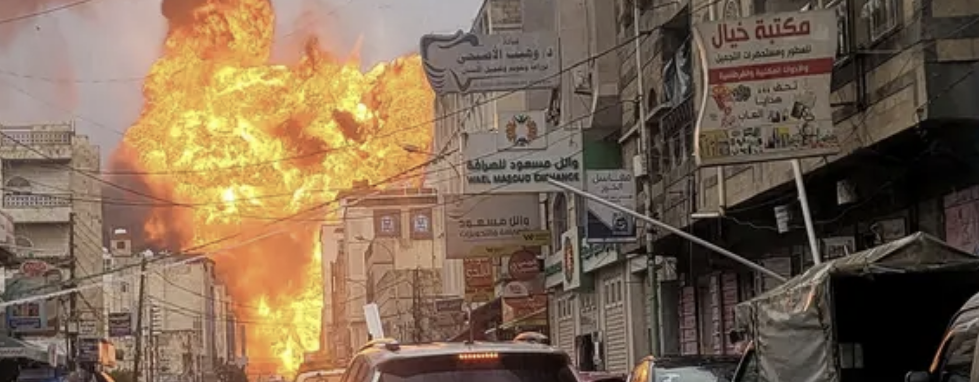 غارات إسرائيلية على صنعاء.. و"الحوثي" تنفي استهداف قادتها