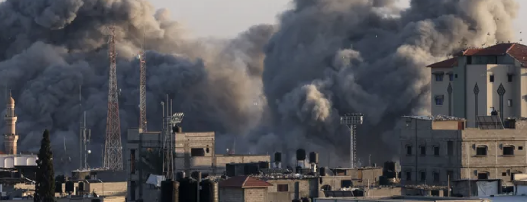 16 شهيدًا وعشرات الإصابات جراء قصف الاحتلال لأحياء مدينة غزة