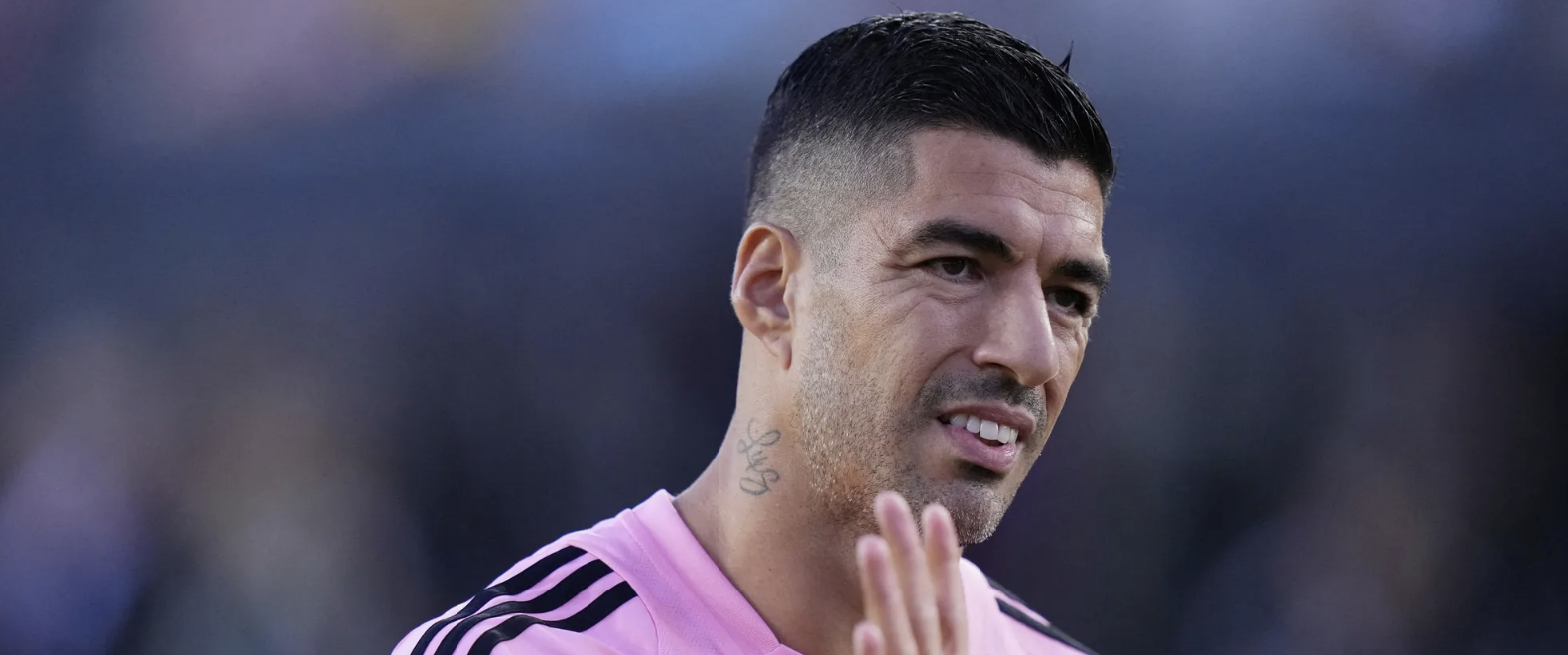 بسبب "الفعل المقزز".. إيقاف سواريز 6 مباريات