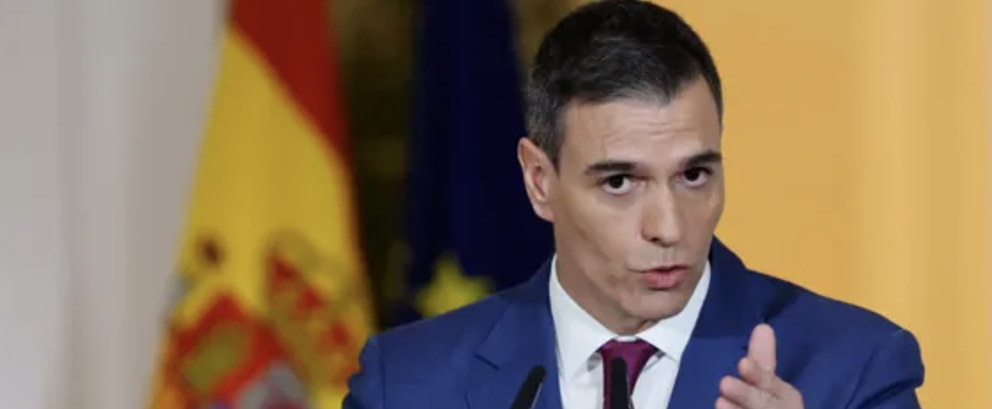رئيس الوزراء الإسباني: اصدار مرسوم ملكي بتجريم تصدير الأسلحة إلى إسرائيل
