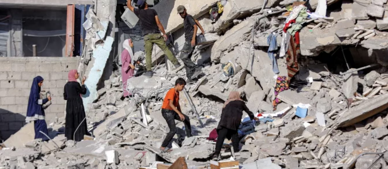 عشرات الشهداء والمفقودين بغزة ووزارة الصحة ترفض مغادرة منشآتها