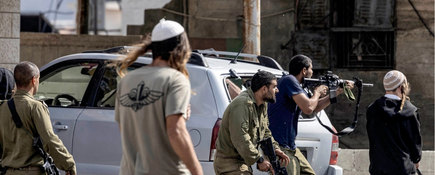 مستعمرون يعربدون في خربة طانا شرق بيت فوريك ويعتدون على الشبان بالضرب