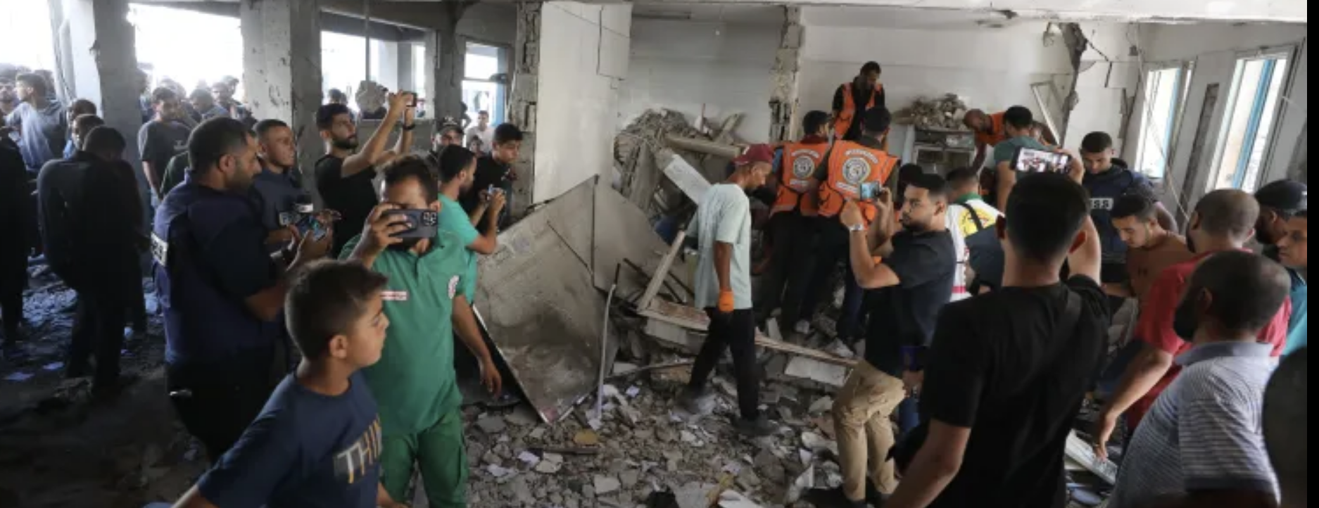 شهيدان باستهداف مدرسة تؤوي نازحين في غزة والاحتلال يعلن إغلاق شارع الرشيد