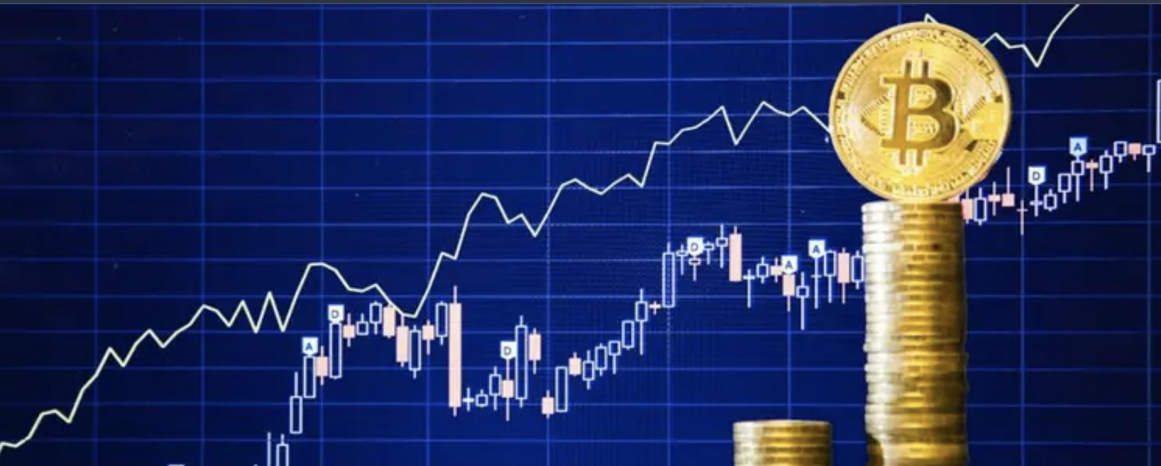 "بيتكوين" تتجاوز 125 ألف دولار مسجلة رقما قياسيا جديدا