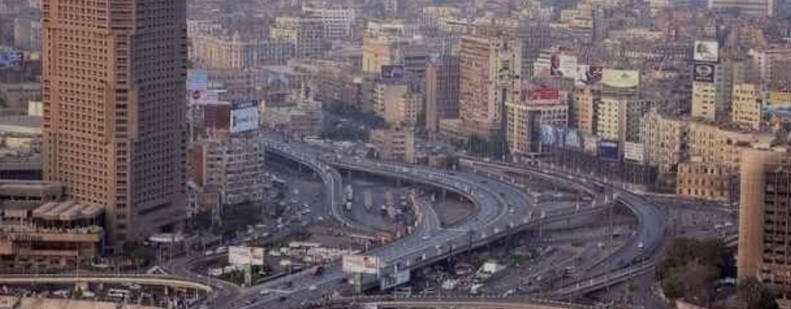 وفد حماس يصل إلى مصر وتفاؤل قبيل بدء التفاوض