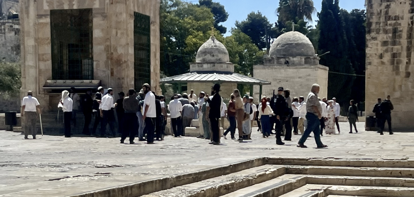 مستعمرون يقتحمون "الأقصى"