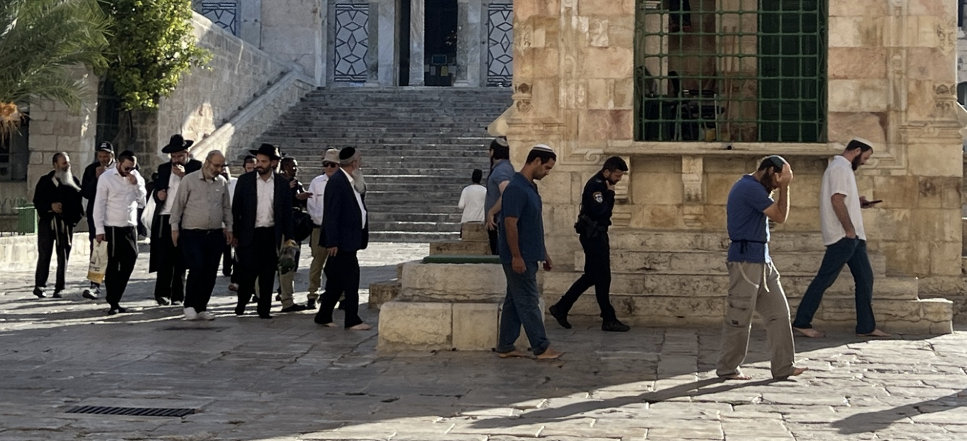 أكثر من ألف مستعمر يقتحمون الأقصى