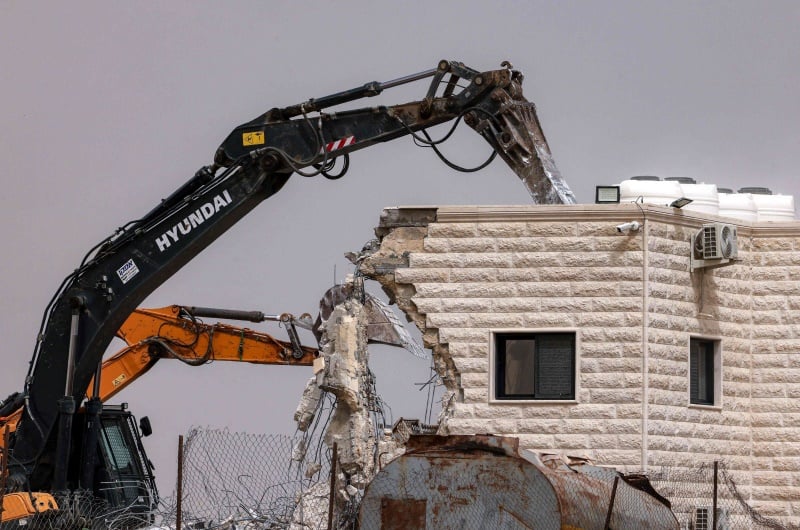 الاحتلال يجبر مقدسيا على هدم منزله