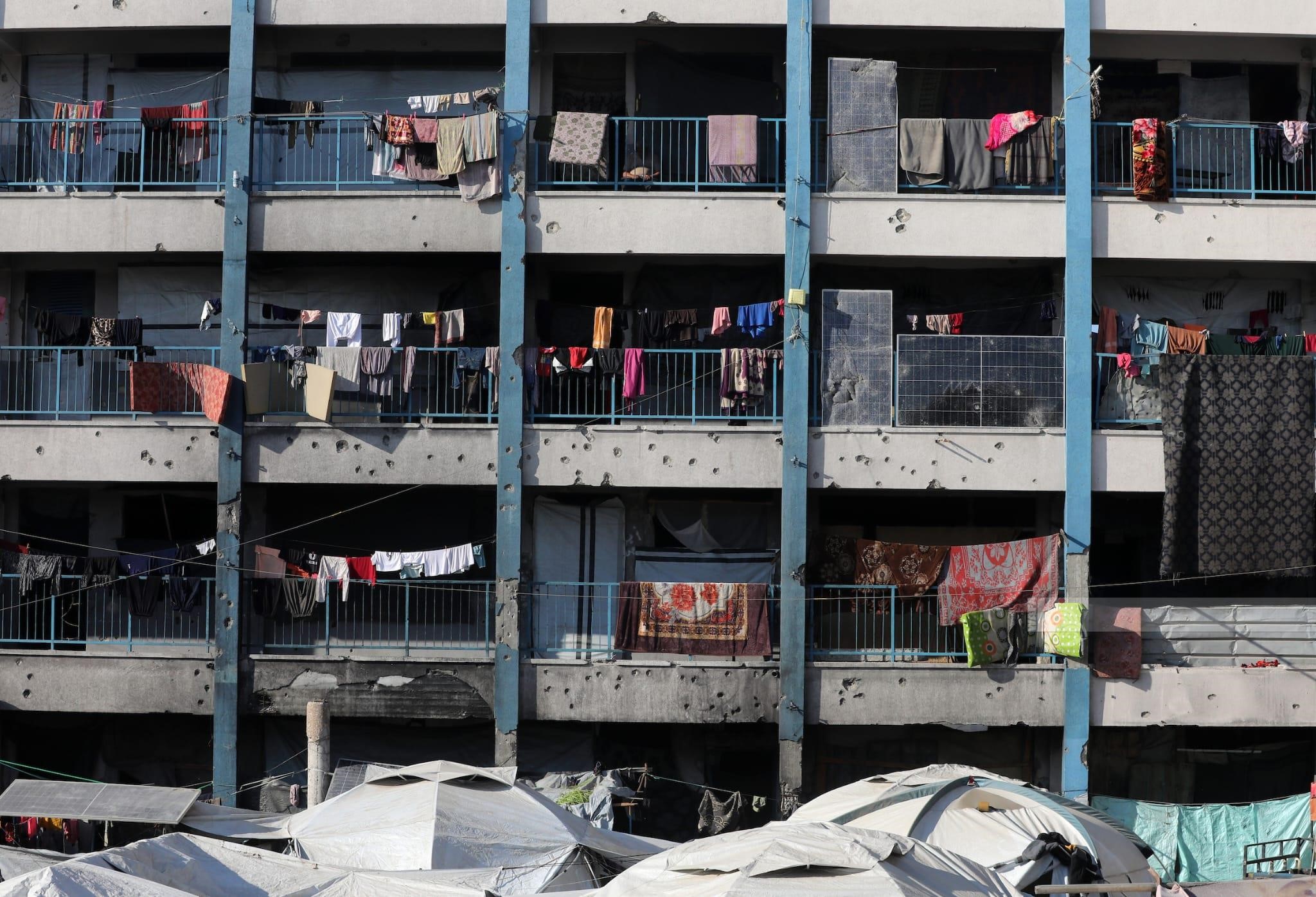 "الأونروا": نحو 75 ألف نازح يحتمون في أكثر من 100 مبنى للوكالة في غزة