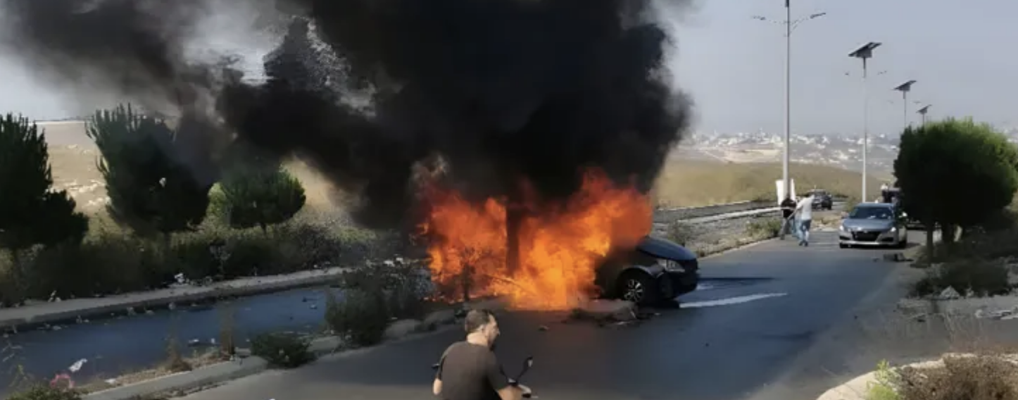 الجيش الإسرائيلي ينذر سكان جنوب لبنان ويشن غارة على بلدة بقضاء صور