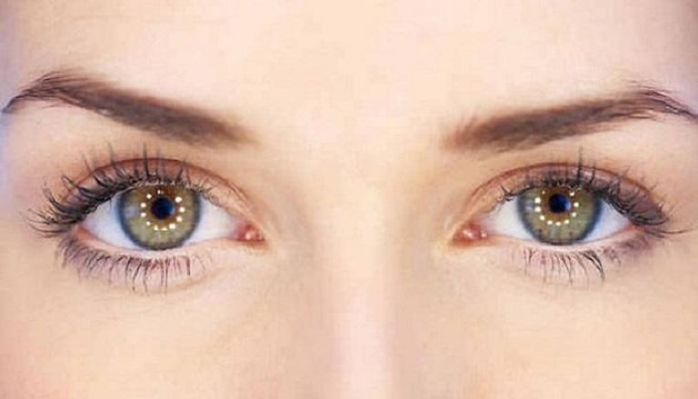 ألوان لا وجود لها… كيف يخدعنا الدماغ بصريًا؟