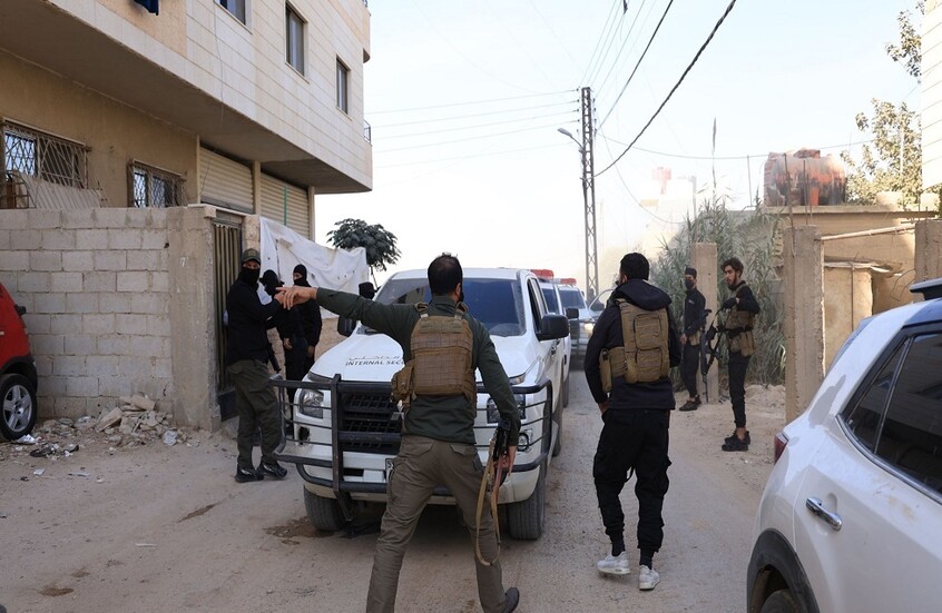 السلطات السورية تشن حملة اعتقالات لخلايا "داعش" قبيل لقاء الشرع مع ترامب