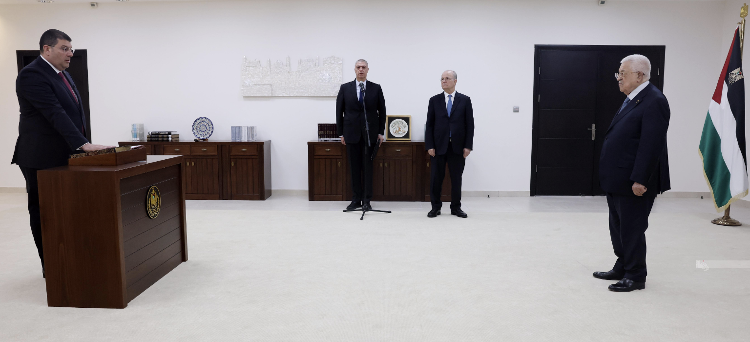 وزير النقل والمواصلات يؤدي اليمين القانونية أمام الرئيس