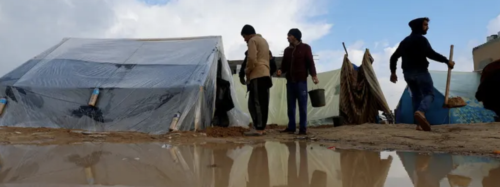 الرئاسة الفلسطينية تطالب بإدخال بيوت جاهزة لمواجهة قسوة الطقس بغزة