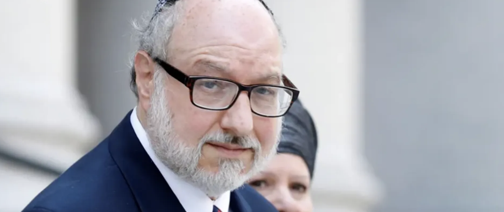 "لا يمكنك لقاء الخونة".. اجتماع هاكابي و"الجاسوس" يثير غضبا