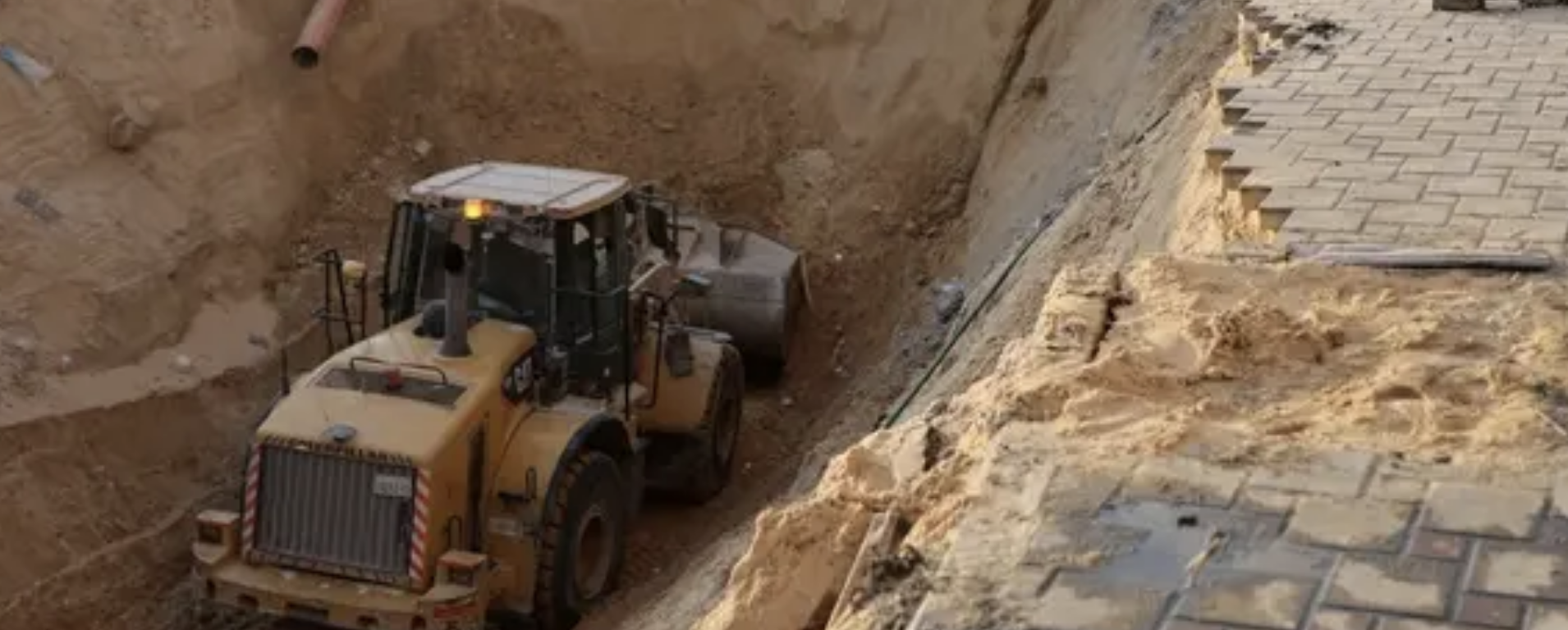 البحث عن جثث أسرى يتواصل في غزة.. وانقسام في إسرائيل